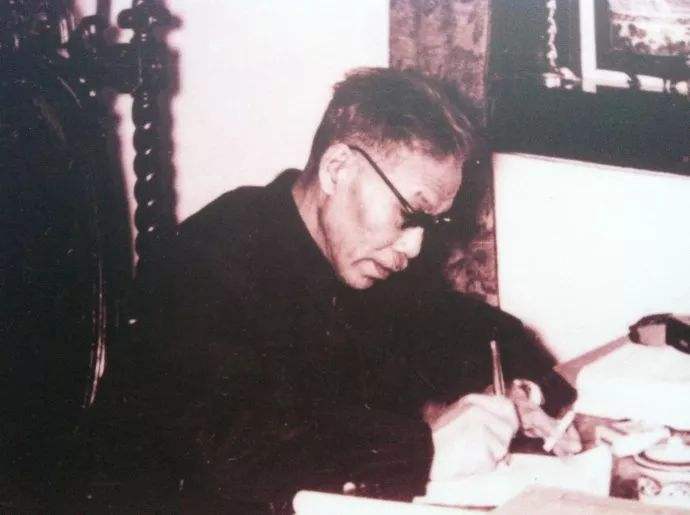電影《翦伯贊》發(fā)福利，三萬(wàn)元獎(jiǎng)金落誰(shuí)家
