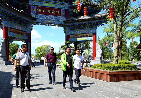 中央電視臺(tái)導(dǎo)演石磊到常德采景