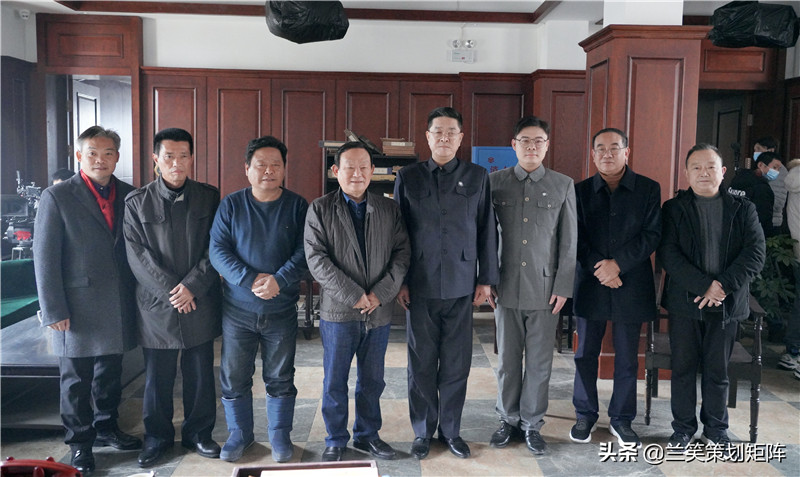 實(shí)力加持！電影《翦伯贊》總顧問(wèn)探班，央視主持人客串反一號(hào)